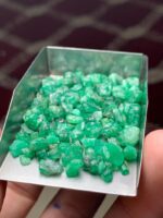 Balanced Potential: 62.82 ct Emerald Rough Lot from Swat Valley - Image 7