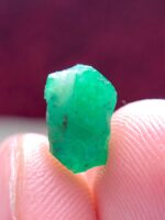 2.80ct Swat Emerald Crystal – Elegant Shape, Natural Beauty, Timeless Appeal - Image 8