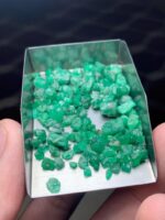 Swat Emeralds in Their Natural Glory: 51 Carat Rough Lot - Image 8