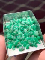 Balanced Potential: 62.82 ct Emerald Rough Lot from Swat Valley - Image 9