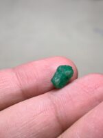 2.80ct Swat Emerald Crystal – Elegant Shape, Natural Beauty, Timeless Appeal - Image 9
