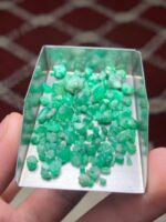 Compact Depth: 43.50 ct Emerald Rough Lot from Swat Valley - Image 11