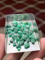 Striking 49.45ct Swat Emerald Rough Lot - Image 5