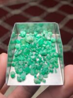 Compact Depth: 43.50 ct Emerald Rough Lot from Swat Valley - Image 6