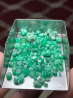 Compact Depth: 43.50 ct Emerald Rough Lot from Swat Valley - Image 10