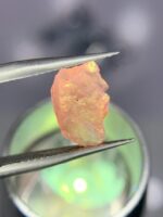 Most Rare 20 ct Rough Fluorescent Afghanite from Badakhshan, Afghanistan - Image 4