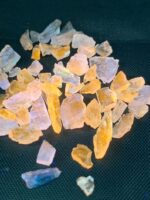 Most Rare 20 ct Rough Fluorescent Afghanite from Badakhshan, Afghanistan - Image 5