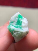 32.00ct Swat Emerald Specimen – Natural Crystal, Striking Form - Image 4