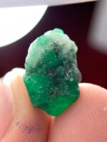 Monumental Beauty: 11.20ct Swat Emerald Crystal with Striking Natural Form - Image 9