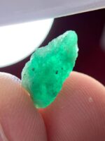Sleek and Striking: 3.25ct Swat Emerald Crystal with Elegant Natural Form - Image 3