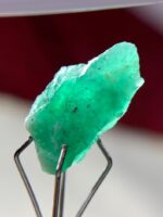 Sleek and Striking: 3.25ct Swat Emerald Crystal with Elegant Natural Form - Image 4