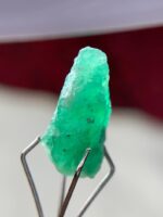 Sleek and Striking: 3.25ct Swat Emerald Crystal with Elegant Natural Form - Image 8