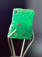 Compact Brilliance: 2.00ct Swat Emerald Crystal with Vivid Natural Color - Image 8