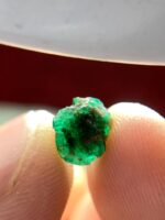1.67ct Swat Emerald Crystal – Untreated Natural Green Gemstone (7.30 x 8.06 x 5.07 mm) - Image 10
