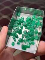 42.27 Carat Swat Emerald Rough Lot – Natural Gemstone Overview - Image 8