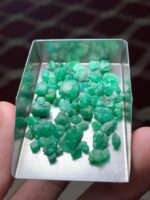 Broad & Bold: 46.50 ct Emerald Rough Lot from Swat Valley - Image 12