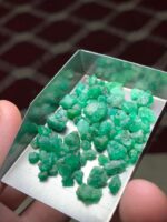 Broad & Bold: 46.50 ct Emerald Rough Lot from Swat Valley - Image 6
