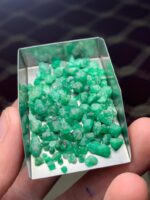 Balanced Strength: 61.40 ct Emerald Rough Lot from Swat Valley - Image 5
