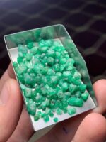 Balanced Strength: 61.40 ct Emerald Rough Lot from Swat Valley - Image 11