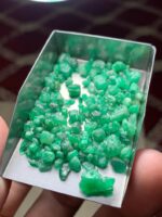 Striking Natural Beauty: 49.45-Carat Emerald Rough Lot from Swat - Image 11