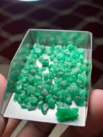 Striking Natural Beauty: 49.45-Carat Emerald Rough Lot from Swat - Image 10