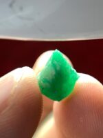 Vibrant Green Wonder: A 4.60 ct Emerald Crystal from Swat, Pakistan - Image 4