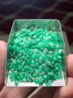 Raw Elegance: 72.65-Carat Emerald Rough Lot from Swat - Image 2