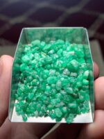 Raw Elegance: 72.65-Carat Emerald Rough Lot from Swat - Image 13