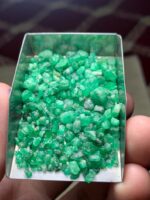 Raw Elegance: 72.65-Carat Emerald Rough Lot from Swat - Image 8