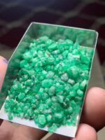 Raw Elegance: 72.65-Carat Emerald Rough Lot from Swat - Image 10