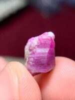9.65 ct Afghan Ruby Specimen: Pigeon Blood Red Gemstone - Image 2
