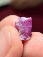 9.65 ct Afghan Ruby Specimen: Pigeon Blood Red Gemstone - Image 5