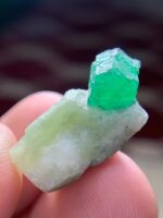 24.29 ct Swat Emerald Specimen – Compact Yet Striking - Image 2