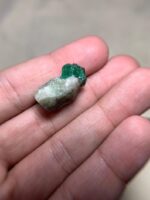 24.29 ct Swat Emerald Specimen – Compact Yet Striking - Image 9