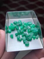 30.43 ct Swat Emerald Rough Lot – Compact Gems with Maximum Potential - Image 3