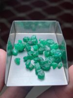 30.43 ct Swat Emerald Rough Lot – Compact Gems with Maximum Potential - Image 10