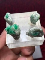 77.20ct Swat Emerald Specimen Lot – Natural Uncut Crystals (28x15x12mm Avg.) - Image 3