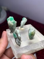 77.20ct Swat Emerald Specimen Lot – Natural Uncut Crystals (28x15x12mm Avg.) - Image 7