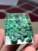 Distinctive 56.80ct Swat Emerald Rough Lot - Image 2