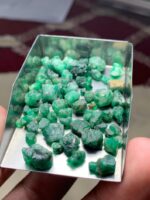 Distinctive 56.80ct Swat Emerald Rough Lot - Image 4