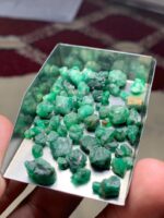 Distinctive 56.80ct Swat Emerald Rough Lot - Image 8