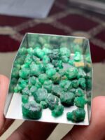 Distinctive 56.80ct Swat Emerald Rough Lot - Image 10