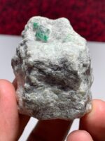 316.85ct Emerald Specimen from Swat – Large Natural Green Crystal (45x37x24mm) - Image 5