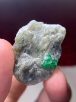 43.97ct Emerald Specimen from Swat – A Striking Natural Formation - Image 5