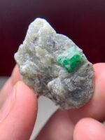 43.97ct Emerald Specimen from Swat – A Striking Natural Formation - Image 8