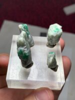 102.15ct Swat Emerald Specimen Lot (24x16x9mm): Natural Green Crystals from Pakistan’s Gemstone Valley - Image 3