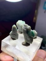 102.15ct Swat Emerald Specimen Lot (24x16x9mm): Natural Green Crystals from Pakistan’s Gemstone Valley - Image 4
