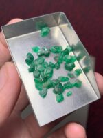 Unique Elegance in Size: 19.90 Carat Emerald Rough Lot from Swat Valley - Image 4