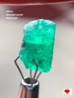 Elegant 4.01 Carat Swat Emerald Crystal: Compact Beauty with Natural Charm