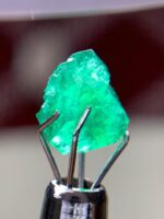 1.12 ct Swat Emerald Crystal — Bright Green Brilliance from the Valley of Gems - Image 2
